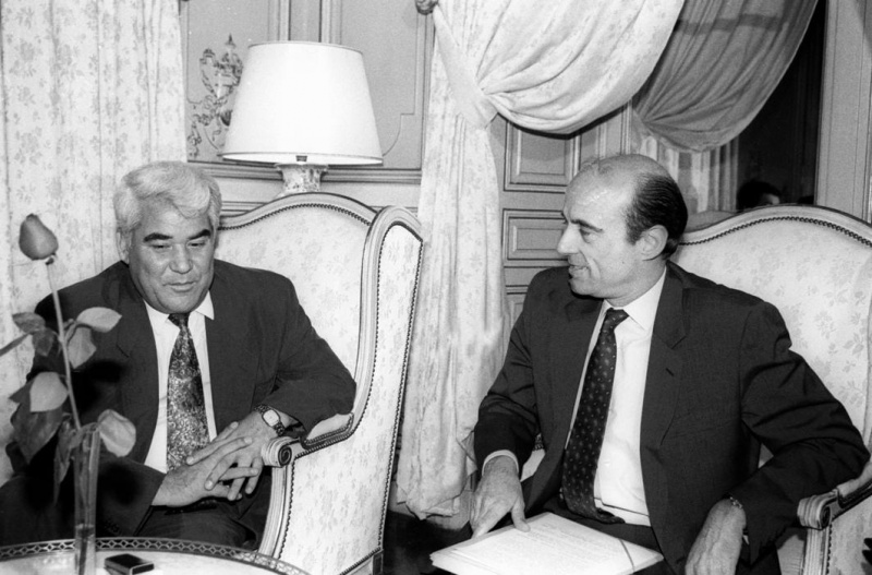 Файл:Pniyazov juppe.jpg
